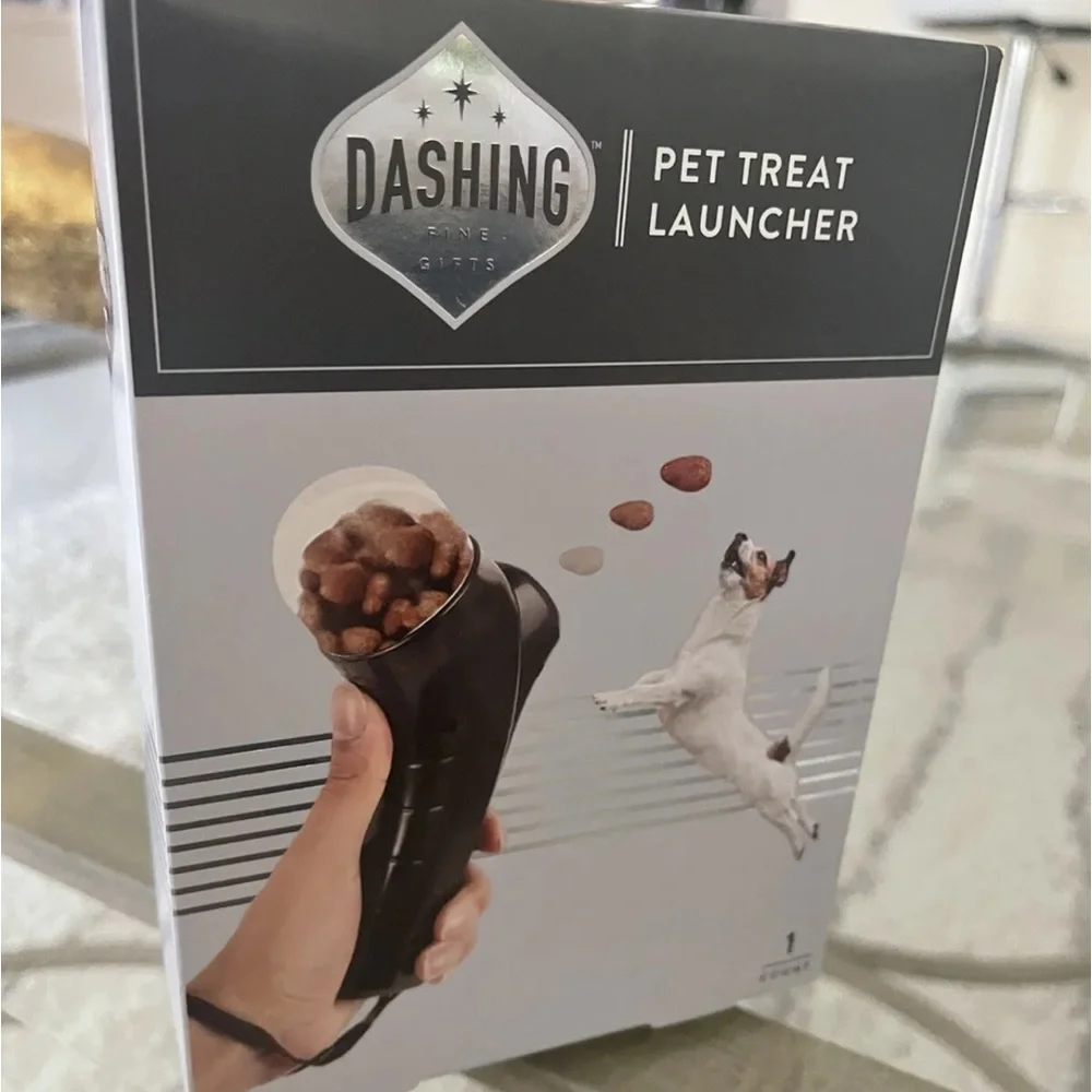 TREAT LAUNCHER for Cats or Dogs * New Mint in Box